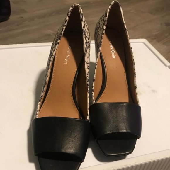 VINTAGE Calvin Klein NAREEN Open Toe/Heels Black/White - Picture 6 of 6
